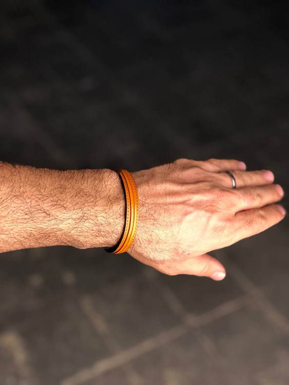 دستبند چرمی عسلی