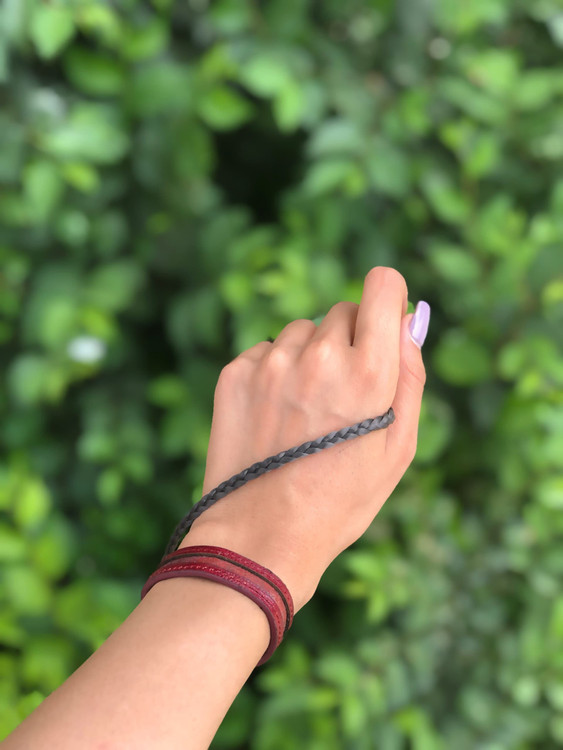 دستبند چرمی قرمز