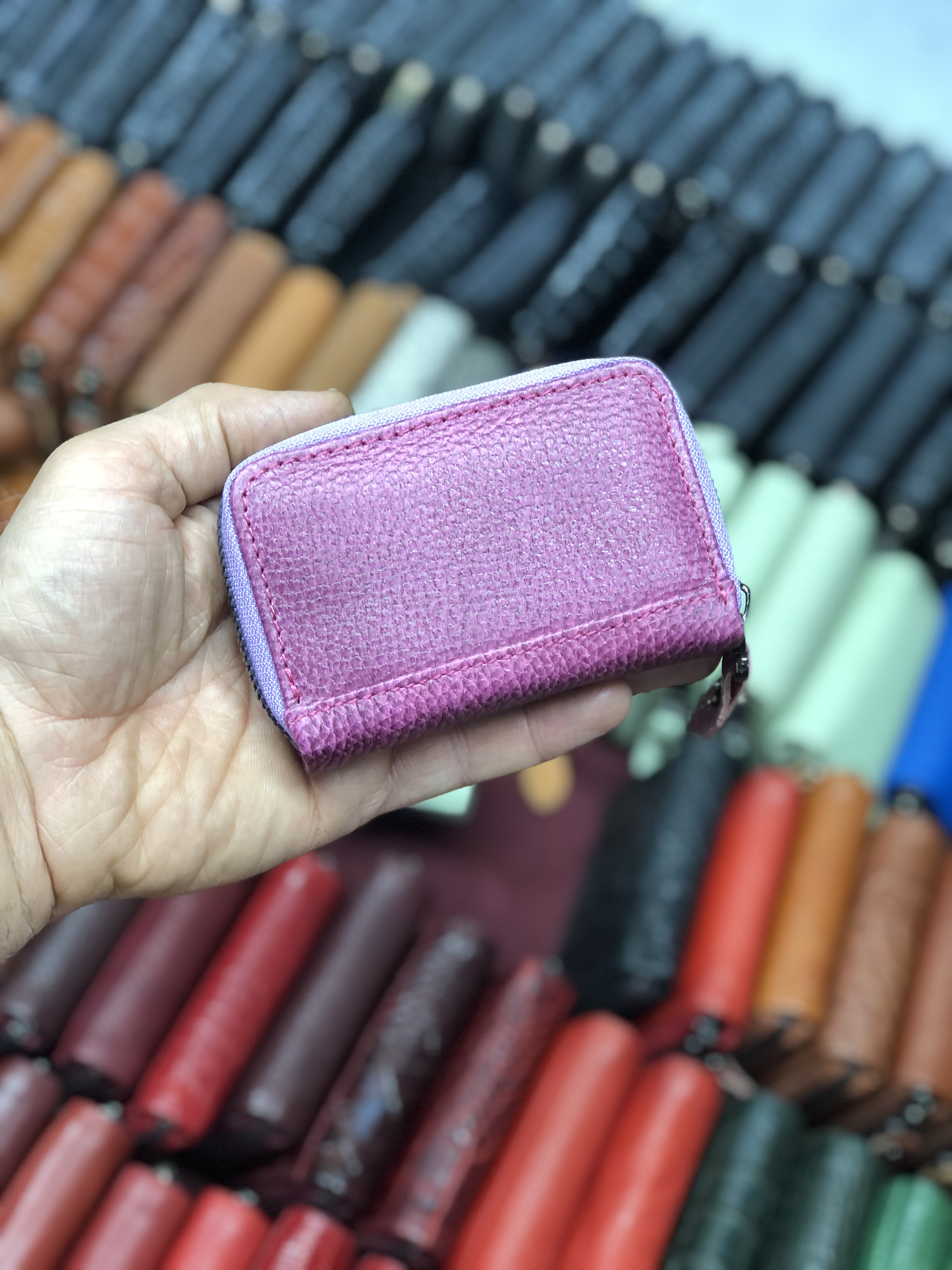 مشکی ساده و طرحدار