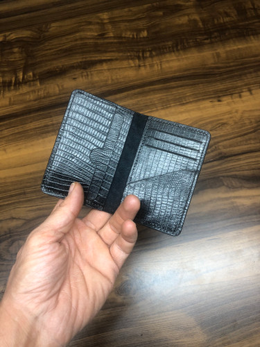 لیزارد مشکی